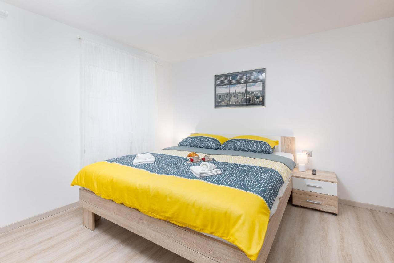 Apartment Ena Near Pula Amphitheater Пула Екстер'єр фото